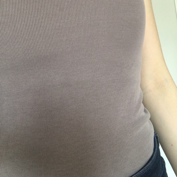 DELANEY - Off The Shoulder Ribbed Top - Picture 7 of 8